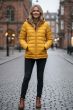 Dame dynejakke med hætte Lucy - Gul